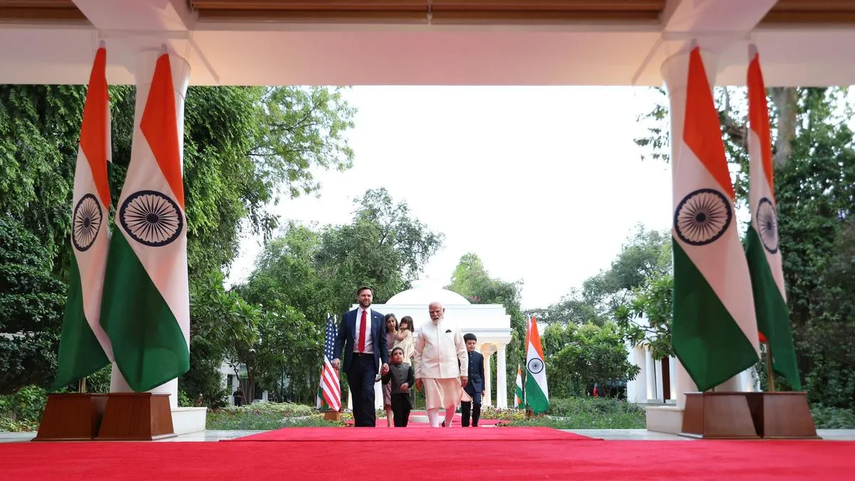 US-India Trade Talks 2025: Vance’s Visit, Trump’s Tariff Pause, and the $500 Billion Ambition