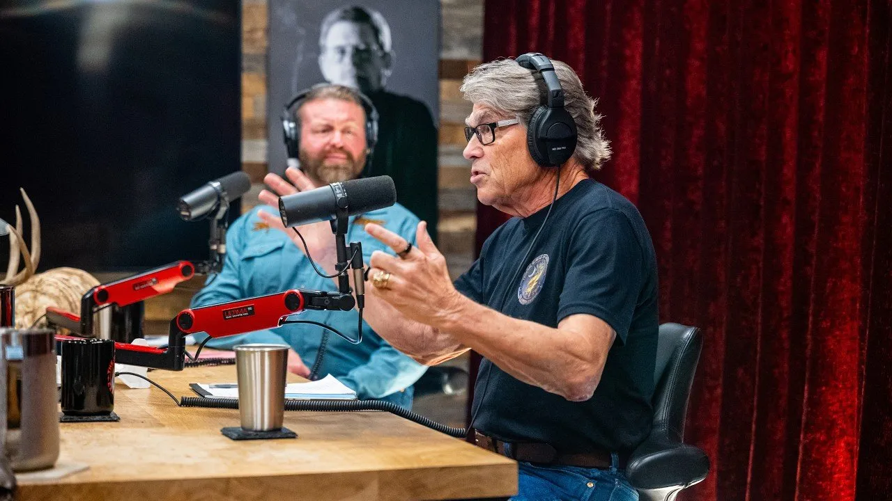 Joe Rogan Experience #2477 - Rick Perry & W. Bryan Hubbard